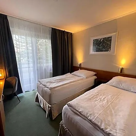 Businesshotel Am Peetzsee * Grunheide